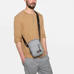 Sac Bandoulière Eastpak The One -Mode Sacs Magasin sac bandouliere eastpak the one sac bandouliere eastpak the one sunday grey melisac reims 4