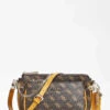 Sac Bandoulière Guess Arie Logo 4G -Mode Sacs Magasin sac bandouliere guess arie logo 4g sac bandouliere guess arie logo 4g brown melisac reims 1