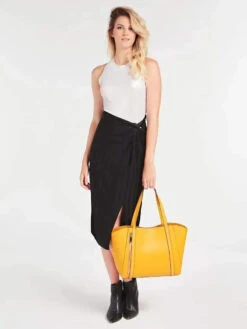 Sac Shopping Guess Naya Trap Tote -Mode Sacs Magasin sac shopping guess naya trap tote sac shopping guess naya trap tote black melisac reims 12